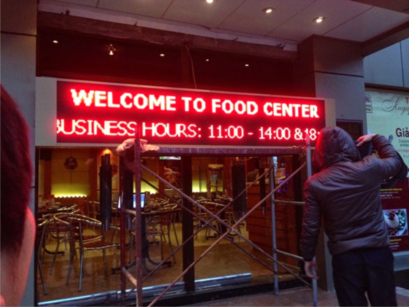 Bảng hiệu nhà hàng tại Thốt Lốt