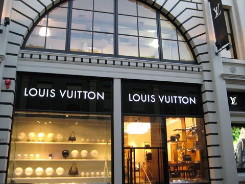 Biển hiệu led đẹp cho shop thời trang