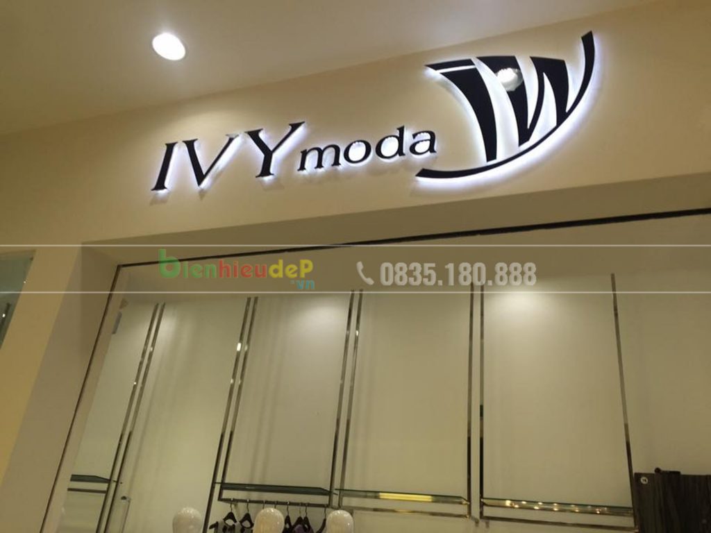 Thiết kế bảng hiệu shop thời trang