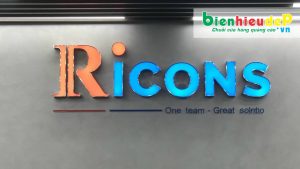 logo inox mặt mika tập đoàn Ricons