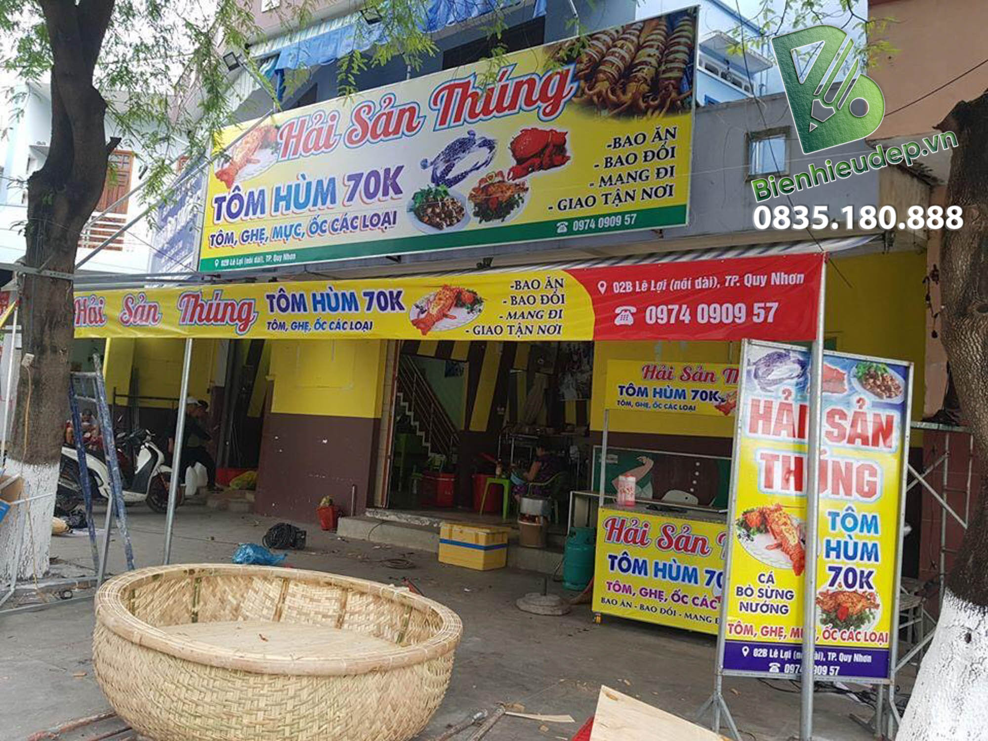 làm bảng hiệu nhà hàng tại quận 4