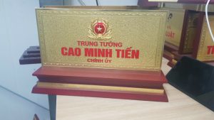 làm biển chức danh tại Bình Dương