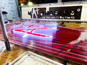 thi công biển hiệu