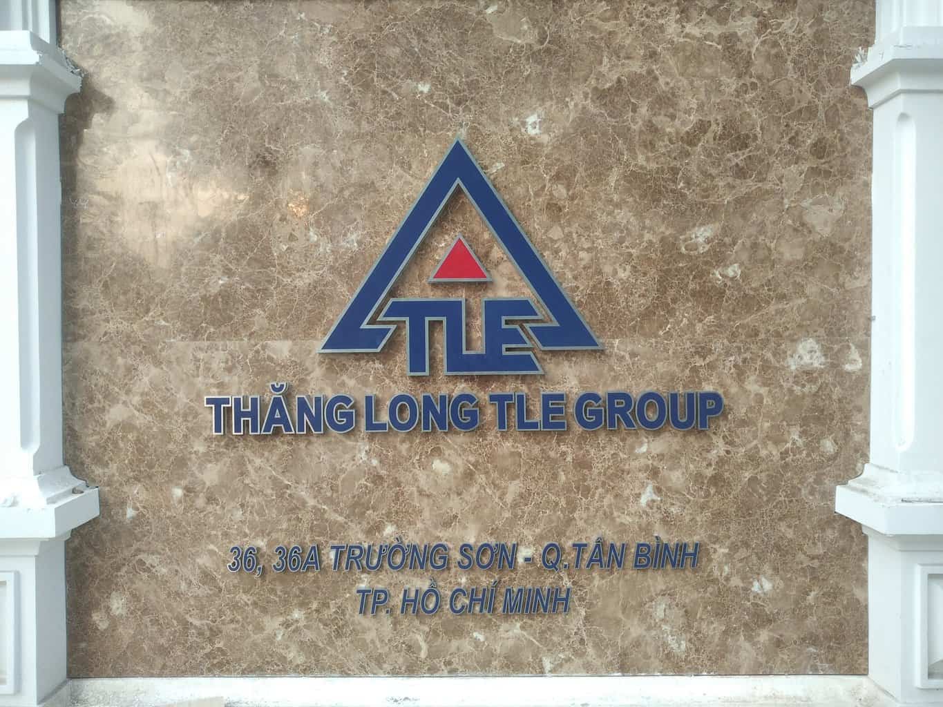 Bảng hiệu cửa hàng tại Ninh Kiều