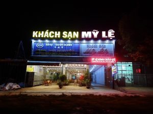 cửa hàng quảng cáo tại Dĩ An
