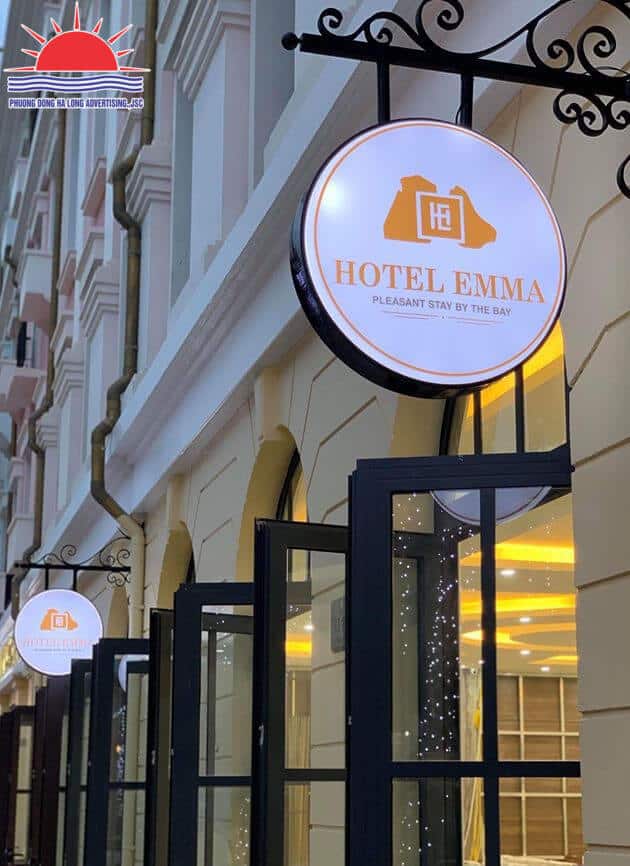 Bảng hiệu nhà hàng tại Thốt Lốt