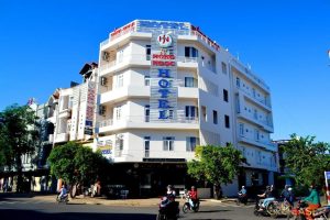 thi công bảng hiệu khách sạn tại Đà Nẵng