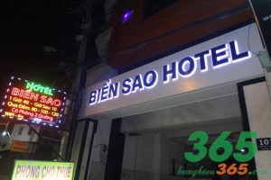 biển led âm