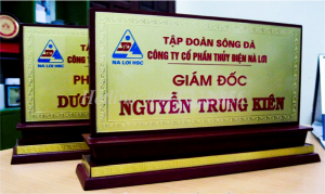 thiết kế biển chức danh tại Bình Dương