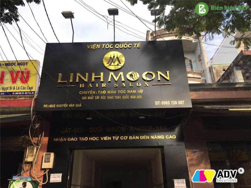 Bảng hiệu tóc chữ nổi màu đen vàng sang trọng