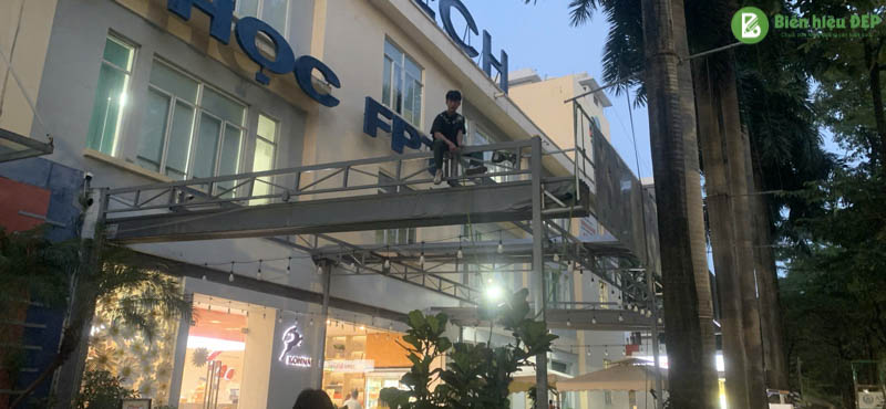 Quy trình thi công trọn gói chỉ từ 2–3 ngày – đơn giản, nhanh chóng