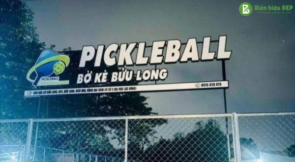 biển hiệu sân Pickleball